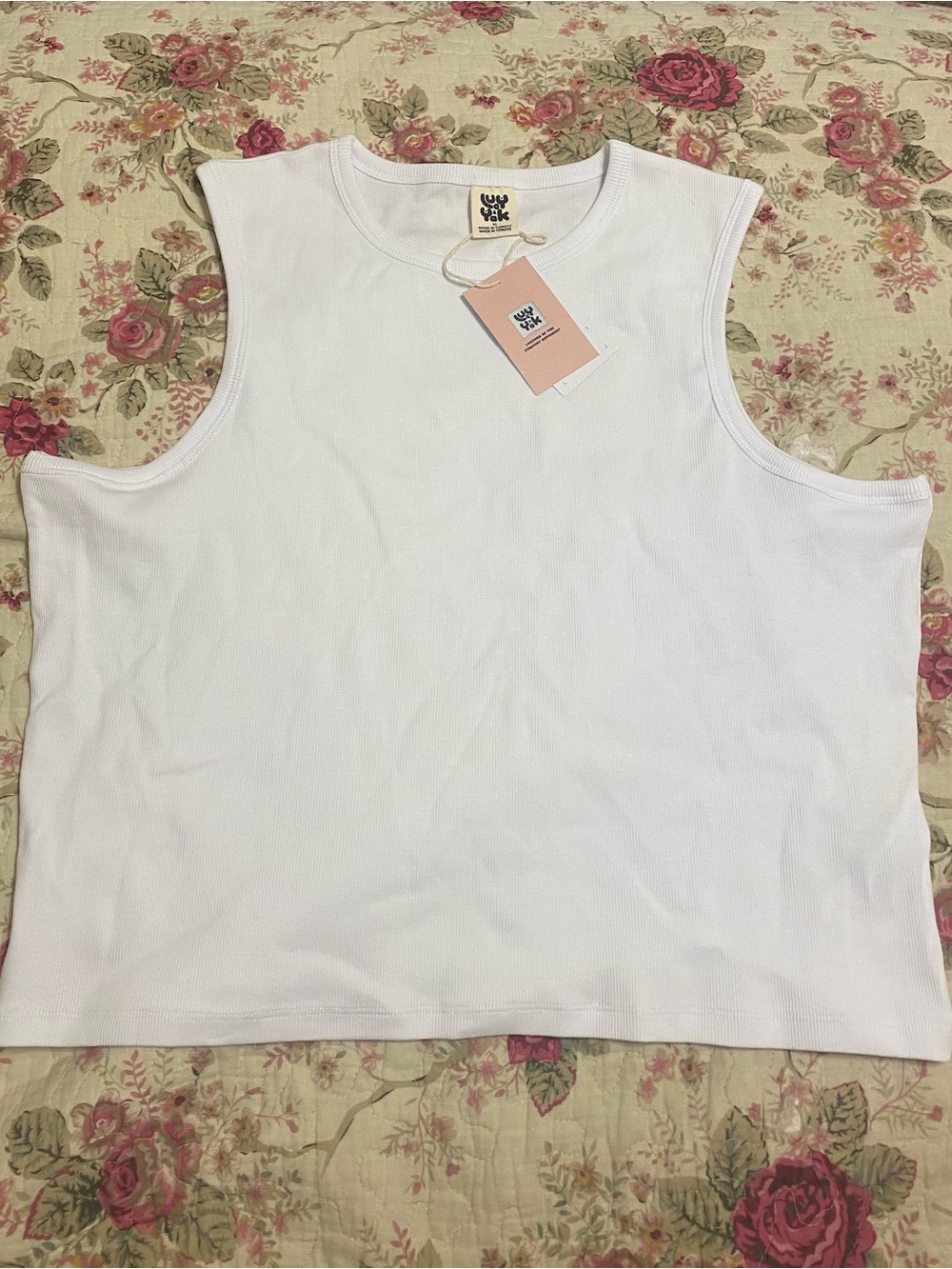 lucy and yak white tank size XL
